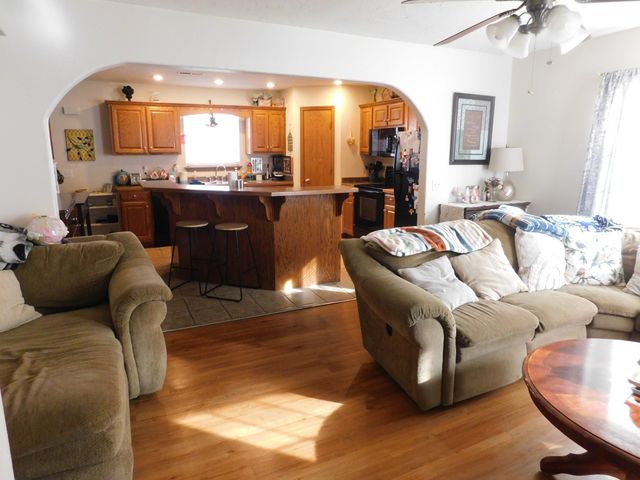 409 W Dunn, Monett, MO 65708