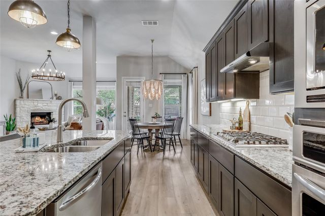 7820 Turnback Ledge TRL, Lago Vista, TX 78645