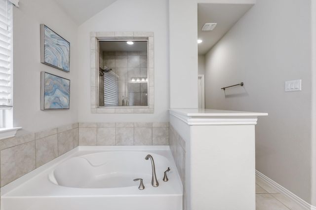 7820 Turnback Ledge TRL, Lago Vista, TX 78645