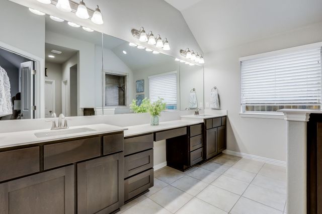 7820 Turnback Ledge TRL, Lago Vista, TX 78645