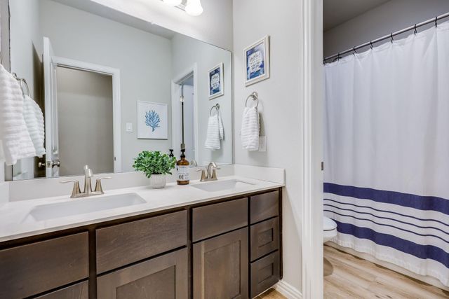 7820 Turnback Ledge TRL, Lago Vista, TX 78645