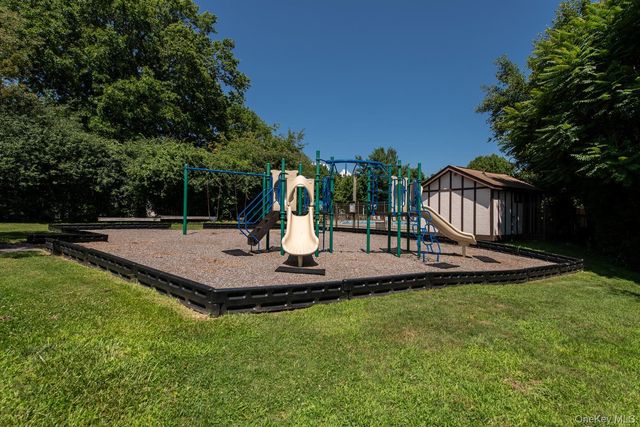 6 Burnham Court, Fishkill, NY 12524