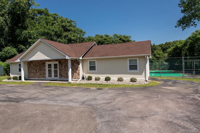 6 Burnham Court, Fishkill, NY 12524