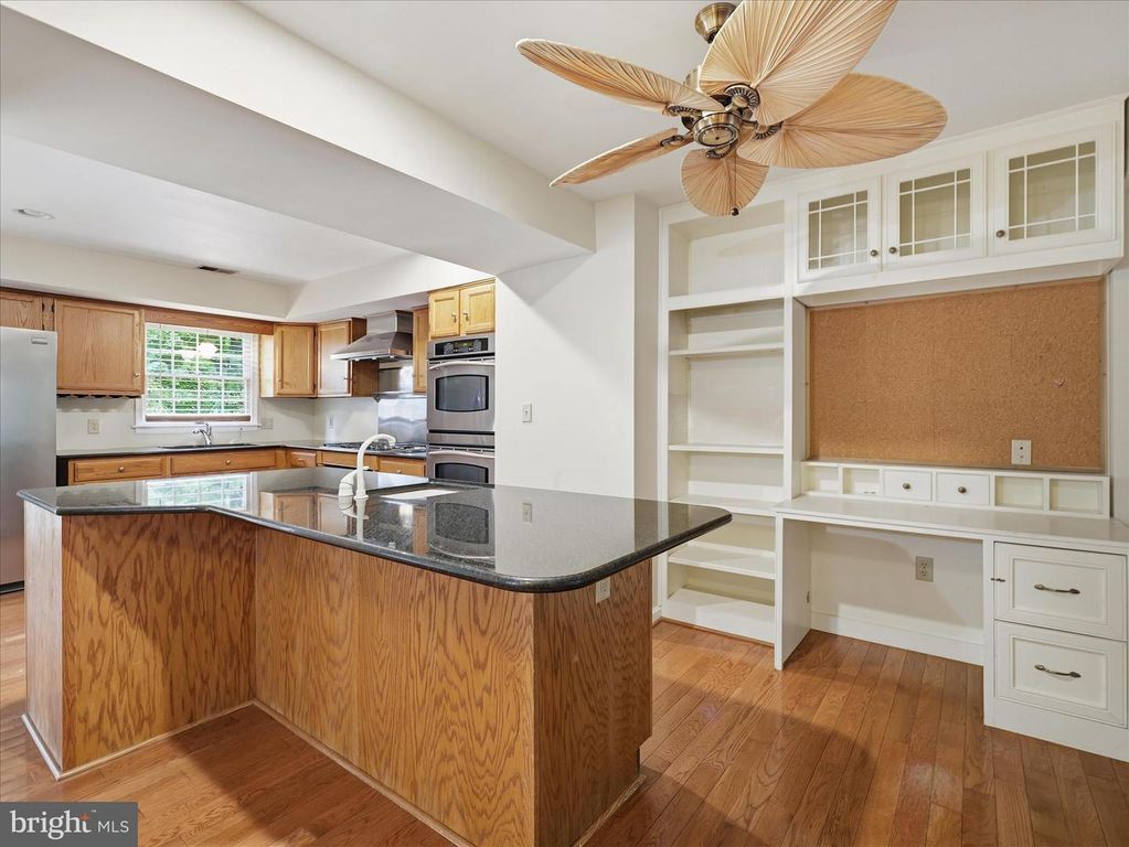 Image 12 of property listing at 1002 LINDSAY LN, Hagerstown, MD 21742