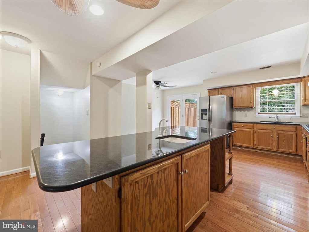 Image 13 of property listing at 1002 LINDSAY LN, Hagerstown, MD 21742