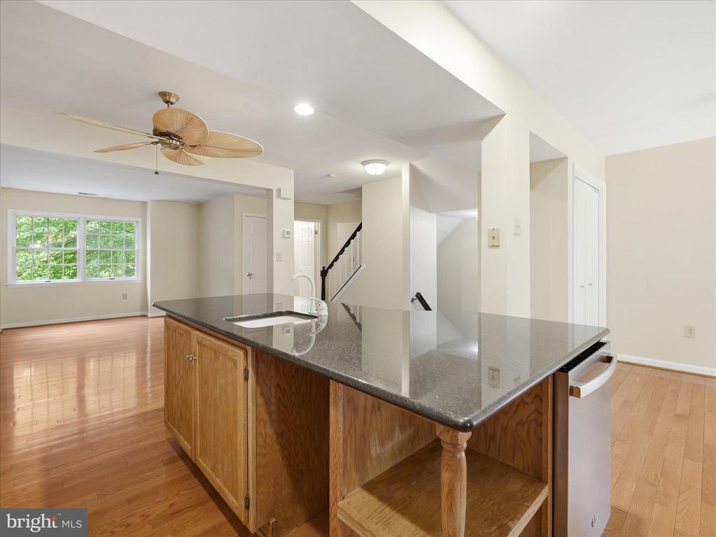 Image 15 of property listing at 1002 LINDSAY LN, Hagerstown, MD 21742