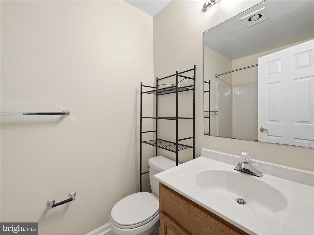 Image 21 of property listing at 1002 LINDSAY LN, Hagerstown, MD 21742