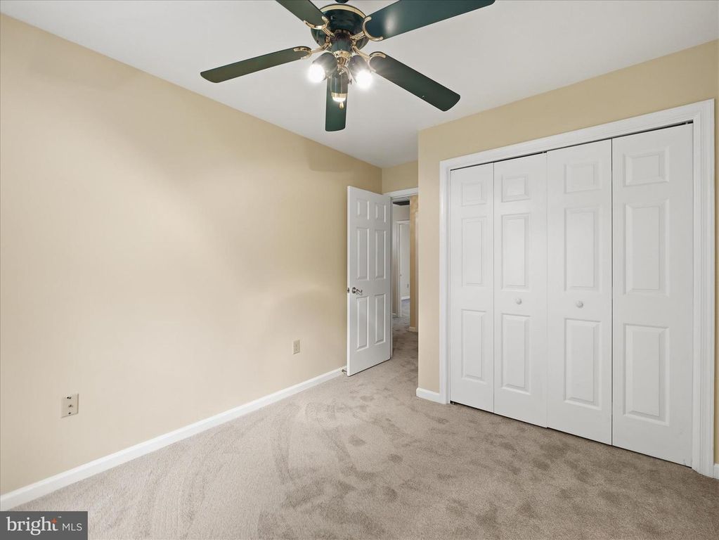 Image 23 of property listing at 1002 LINDSAY LN, Hagerstown, MD 21742