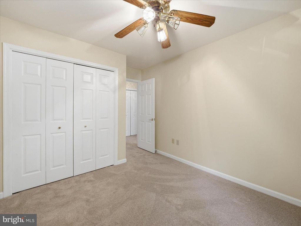 Image 25 of property listing at 1002 LINDSAY LN, Hagerstown, MD 21742