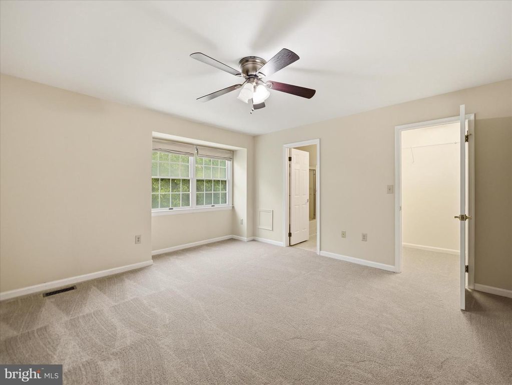 Image 26 of property listing at 1002 LINDSAY LN, Hagerstown, MD 21742