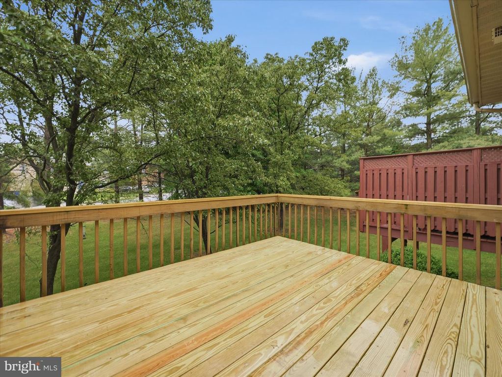 Image 32 of property listing at 1002 LINDSAY LN, Hagerstown, MD 21742