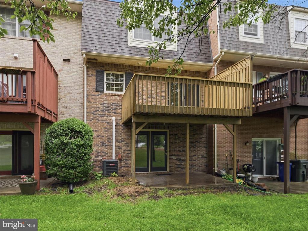Image 36 of property listing at 1002 LINDSAY LN, Hagerstown, MD 21742