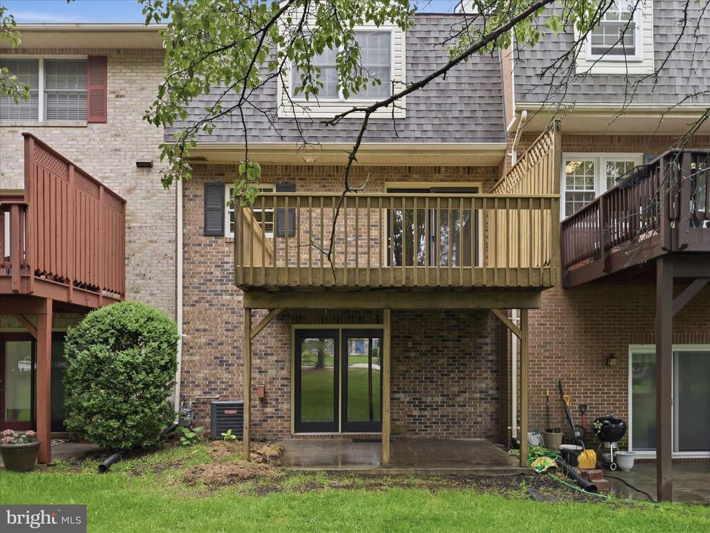 Image 37 of property listing at 1002 LINDSAY LN, Hagerstown, MD 21742