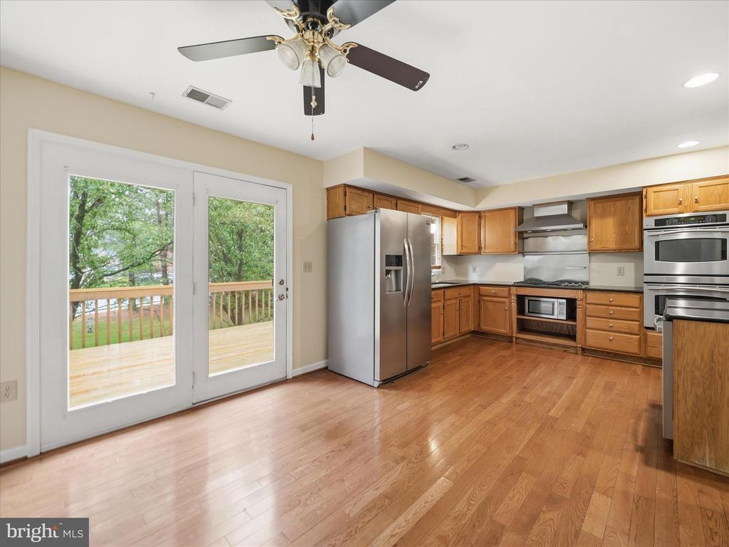 Image 9 of property listing at 1002 LINDSAY LN, Hagerstown, MD 21742
