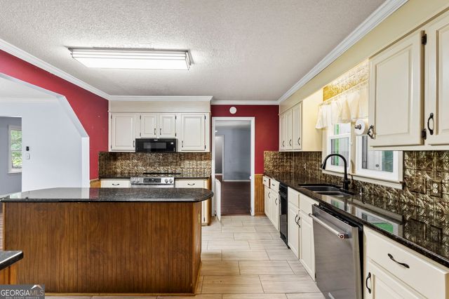 6698 Chriswood Drive, Macon, GA 31216