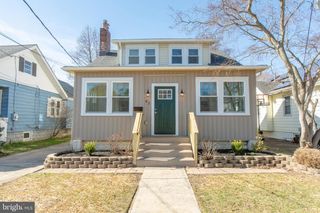 82 MANOR AVE, Oaklyn, NJ 08107