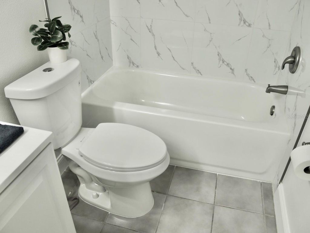 Image 18 of property listing at 11525 8TH WAY N 509, St Petersburg, FL 33716