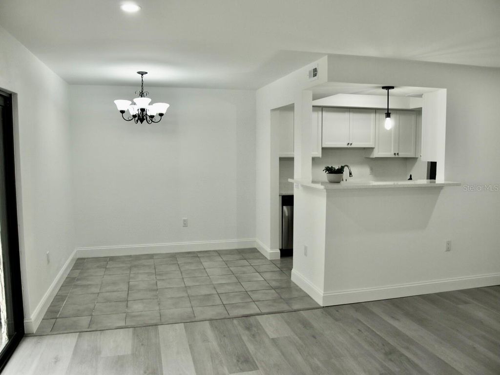 Image 10 of property listing at 11525 8TH WAY N 509, St Petersburg, FL 33716