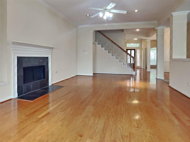 3009 Fallbrook Court, Pearland, TX 77584