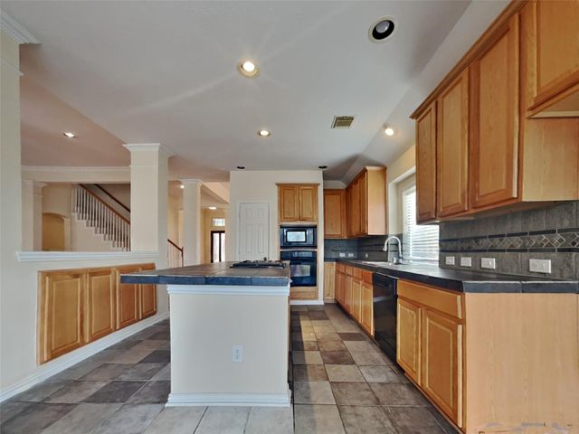 3009 Fallbrook Court, Pearland, TX 77584