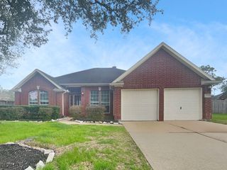 3009 Fallbrook Court, Pearland, TX 77584
