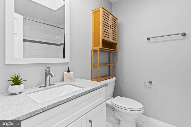 8580 CRAIN HWY, La Plata, MD 20646