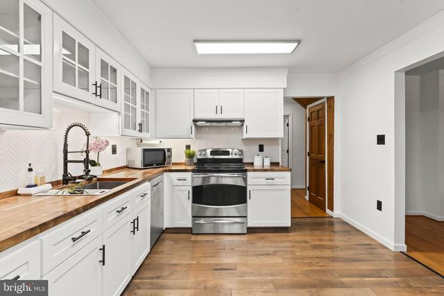 8580 CRAIN HWY, La Plata, MD 20646