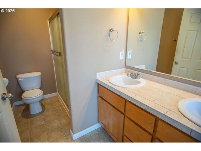 165 PEACH TREE Ct, Woodland, WA 98674