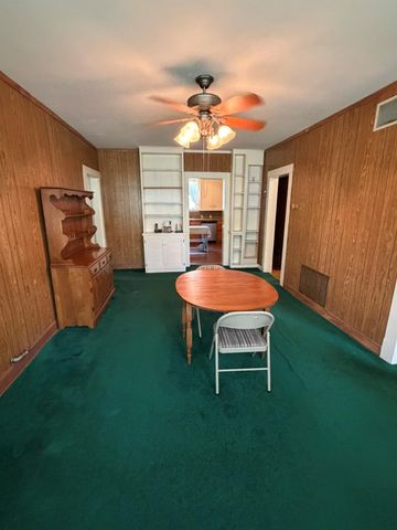 701 Garwood ST, Smithville, TX 78957