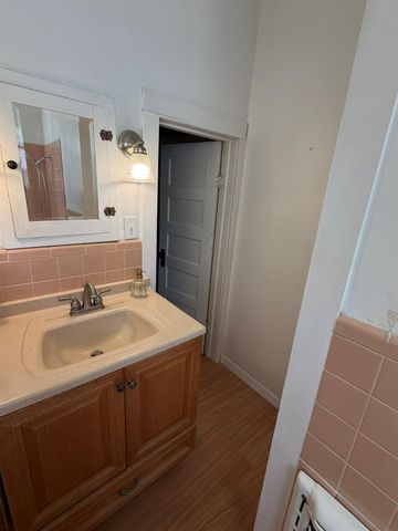 701 Garwood ST, Smithville, TX 78957