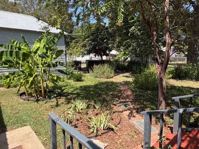 701 Garwood ST, Smithville, TX 78957