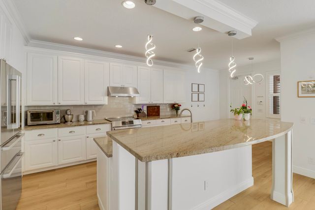 136 Newcastle Drive, Jupiter, FL 33458