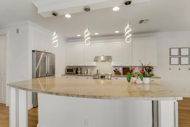 136 Newcastle Drive, Jupiter, FL 33458