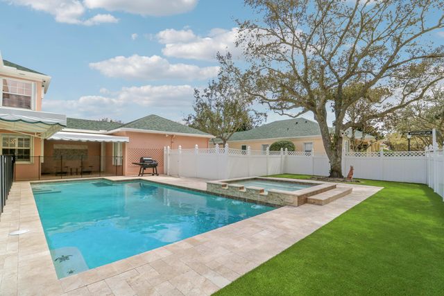 136 Newcastle Drive, Jupiter, FL 33458