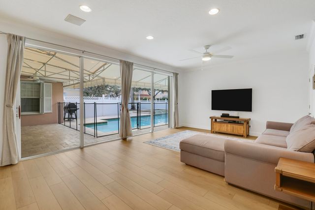 136 Newcastle Drive, Jupiter, FL 33458