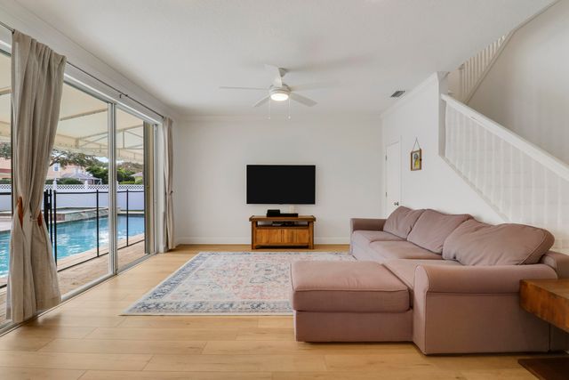 136 Newcastle Drive, Jupiter, FL 33458