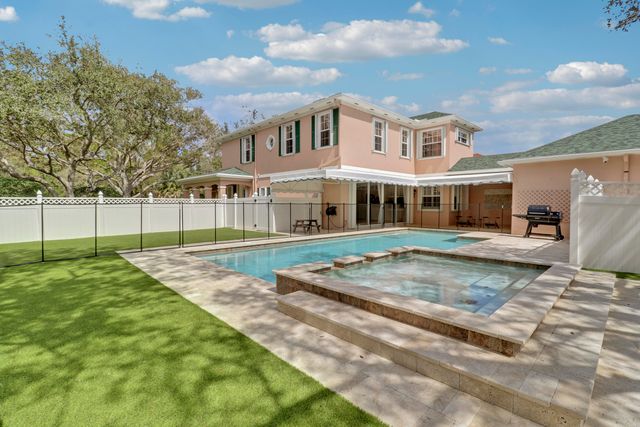 136 Newcastle Drive, Jupiter, FL 33458