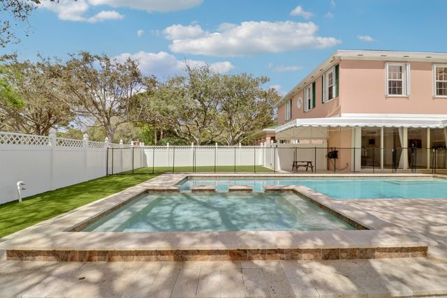 136 Newcastle Drive, Jupiter, FL 33458