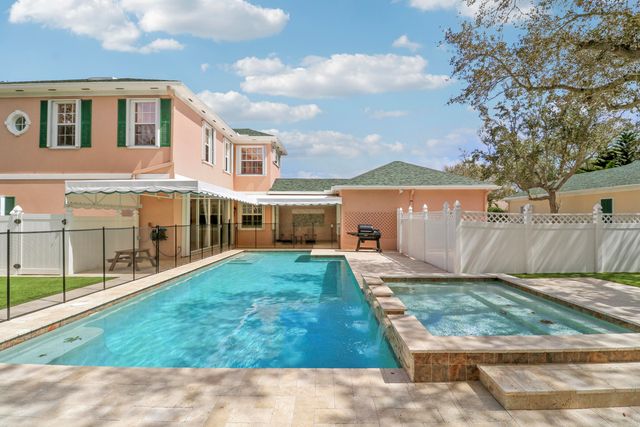 136 Newcastle Drive, Jupiter, FL 33458