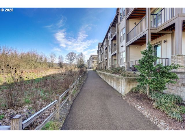 16417 Nw CHADWICK Way 302, Portland, OR 97229