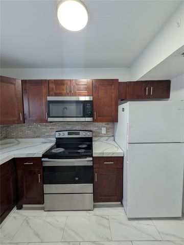 2456 NW 52nd Ave 2456, Fort Lauderdale, FL 33313