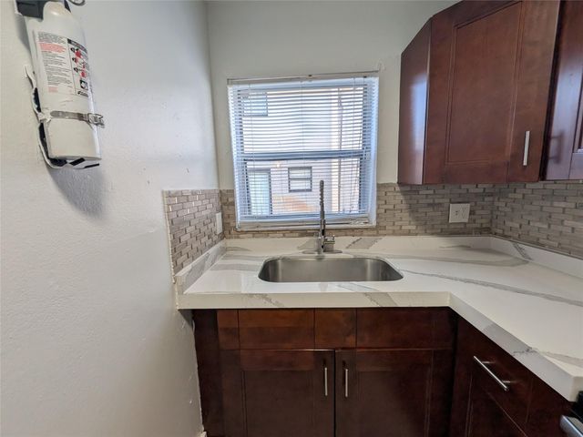 2456 NW 52nd Ave 2456, Fort Lauderdale, FL 33313