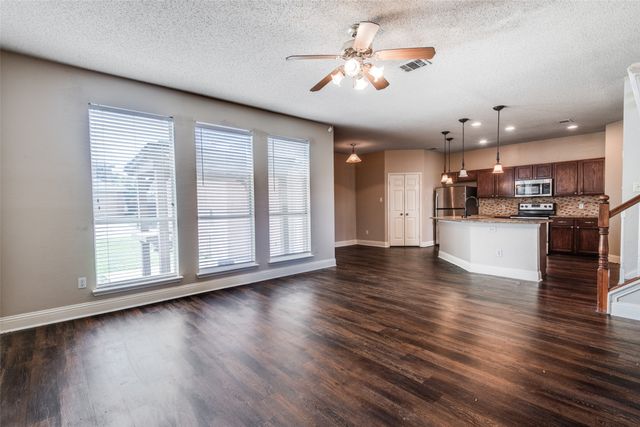 2416 Redfield Drive, Mesquite, TX 75181
