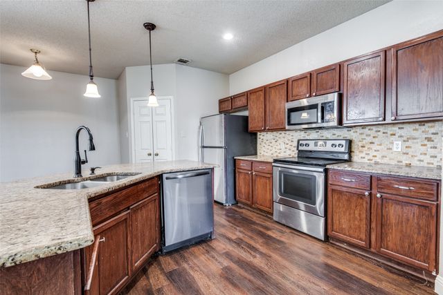 2416 Redfield Drive, Mesquite, TX 75181