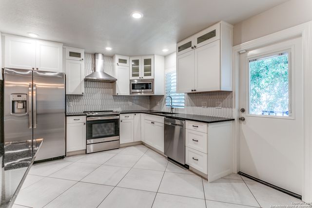 488 E Olmos Dr Apt 2, San Antonio, TX 78212