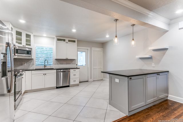 488 E Olmos Dr Apt 2, San Antonio, TX 78212