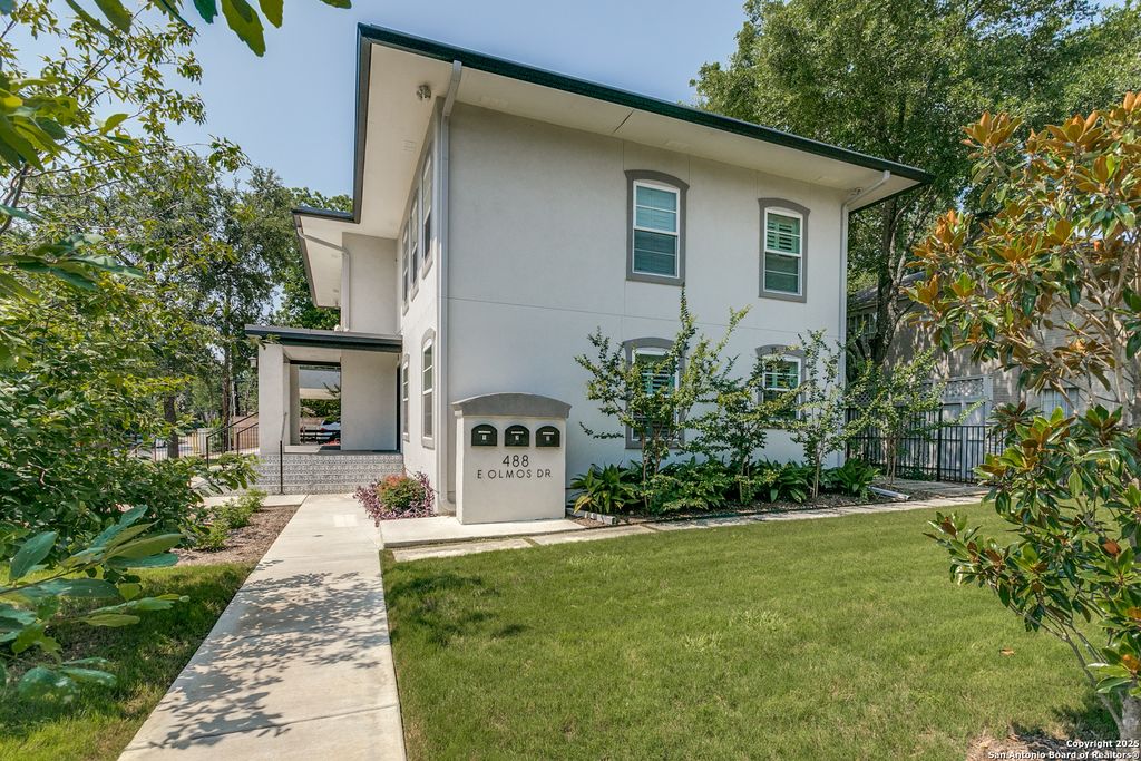 488 E Olmos Dr Apt 2, San Antonio, TX 78212