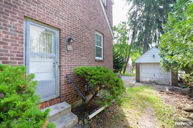 125 Eastview Avenue, Leonia, NJ 07605