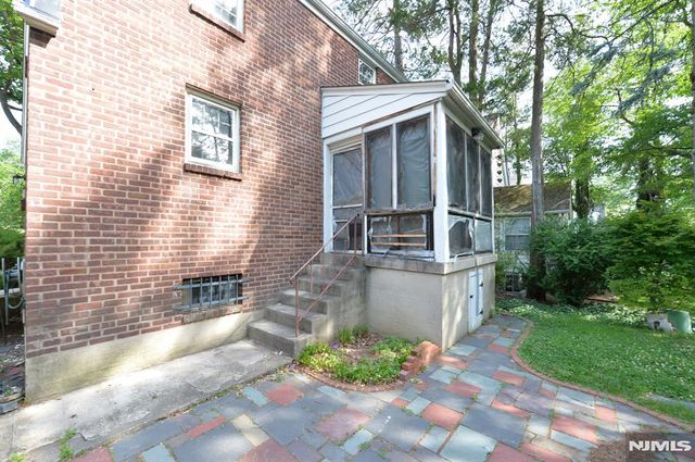 125 Eastview Avenue, Leonia, NJ 07605