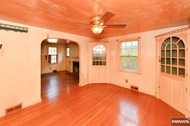 125 Eastview Avenue, Leonia, NJ 07605